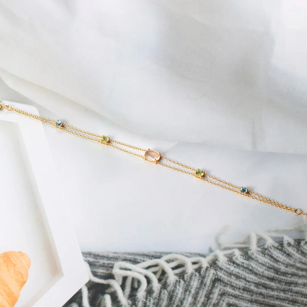 Light, delicate and unforgettable, made for women who love to shine with subtlety.