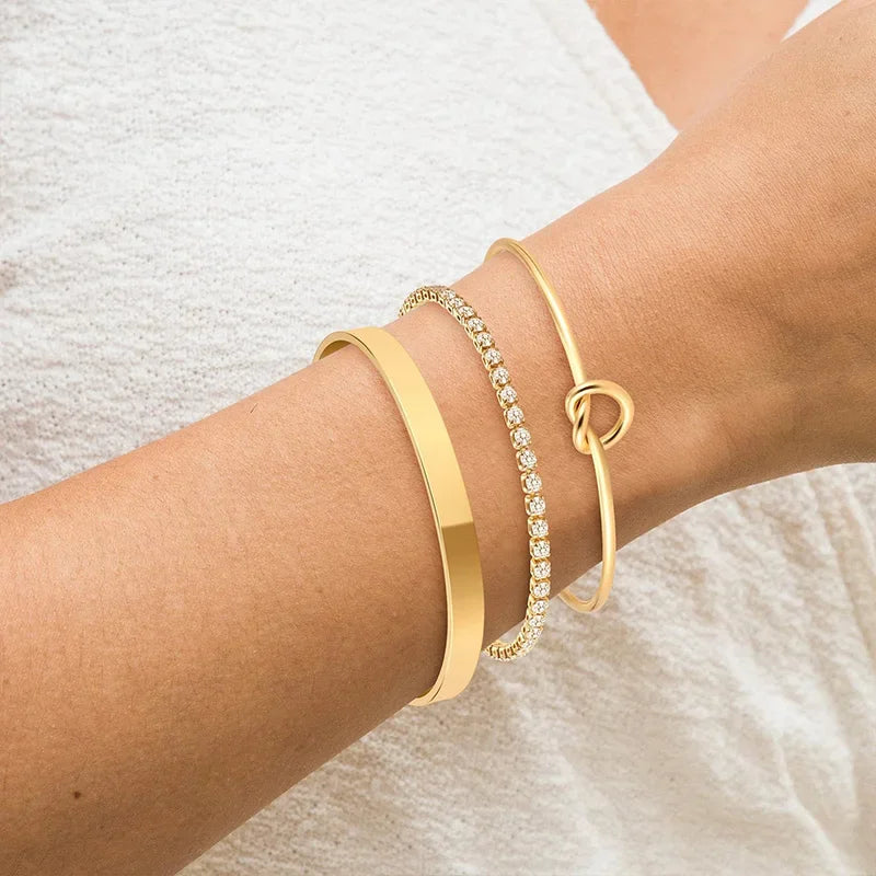 The perfect balance between delicacy and feminine power.