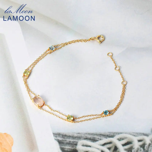 Light, delicate and unforgettable, made for women who love to shine with subtlety.