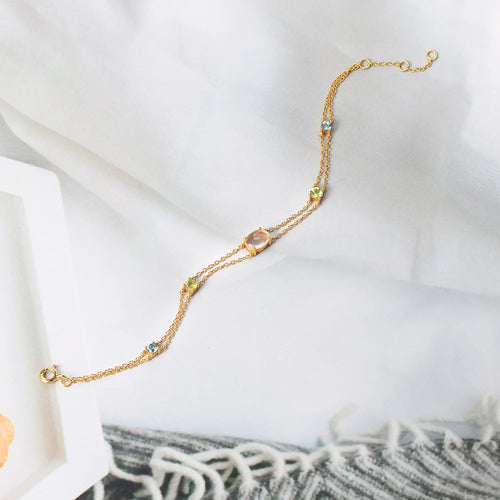 Light, delicate and unforgettable, made for women who love to shine with subtlety.