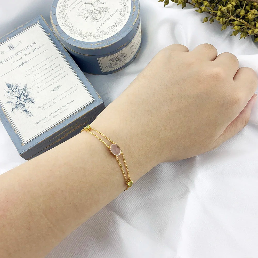 Light, delicate and unforgettable, made for women who love to shine with subtlety.